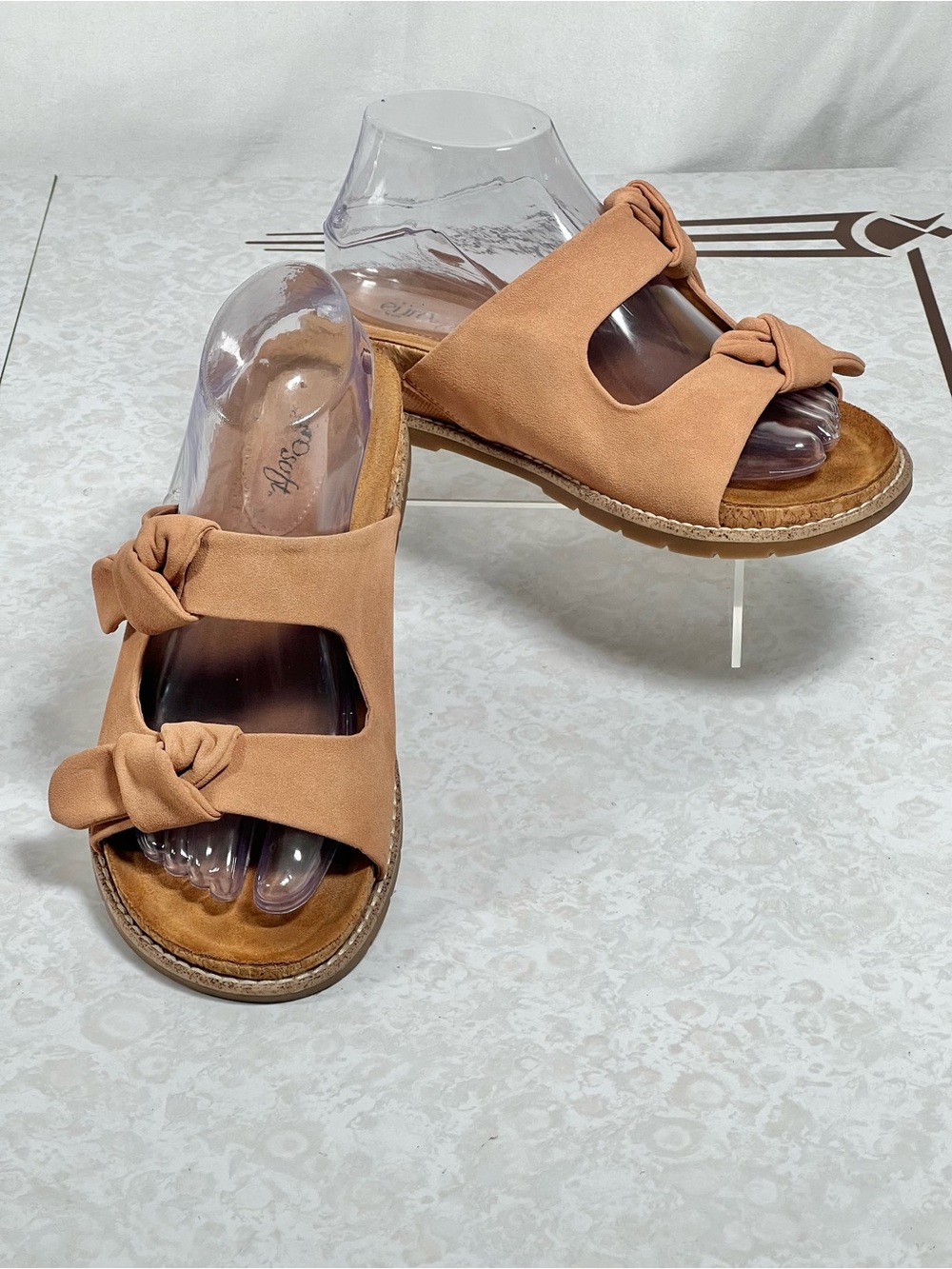 Euro Soft by Sofft Golden Slide Sandals Bow Accent Slip-On Straps Shoes Sz US8